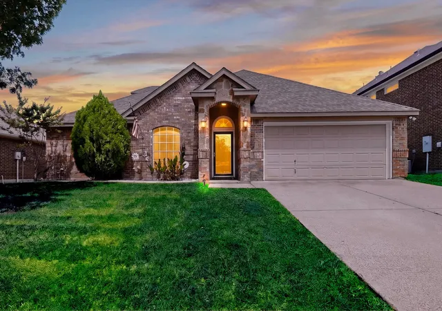 Photo 2 of Single family home for sale at 839 Evergreen Ln, Burleson, TX 76028 | MLS# 21344779 | Listing updated on 2026-08-28