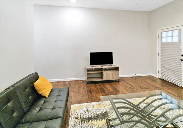 3rd image of 5524 Junius St, Dallas, TX 75214 | MLS# 21341584