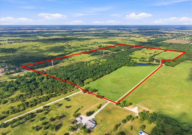 Photo 3 of Single family home for sale at 1131 Vz Cr 3815, Wills Point, TX 75169 | MLS# 21344064 | Listing updated on 2026-09-01