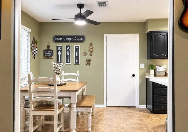 Photo 4 of Sale Pending at 6540 Inwood Dr, Reno, TX 75462 | MLS# 21344423 | Listing updated on 2026-09-28