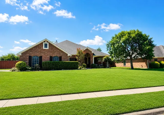 Photo 1 of Sale Pending at 238 Country View Ln, Crandall, TX 75114 | MLS# 21344130 | Listing updated on 2026-09-02