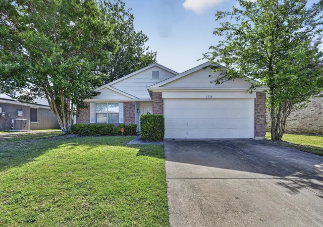 Photo 1 of Sale Pending at 1720 Dartmouth Dr, Glenn Heights, TX 75154 | MLS# 21344353 | Listing updated on 2026-08-30