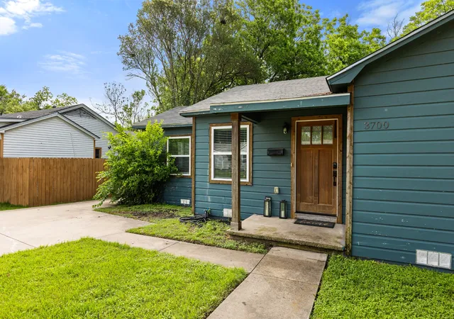 Photo 3 of Sale Pending at 3700 Charlton Ave, Waco, TX 76711 | MLS# 21344516 | Listing updated on 2026-09-28