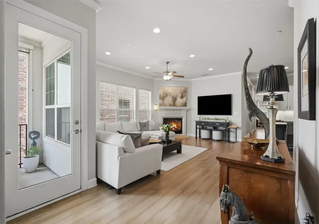 Listing Photo 5 - Condo for sale in building located at 5005 Meridian Ln, Addison, TX 75001 - Unit #2103