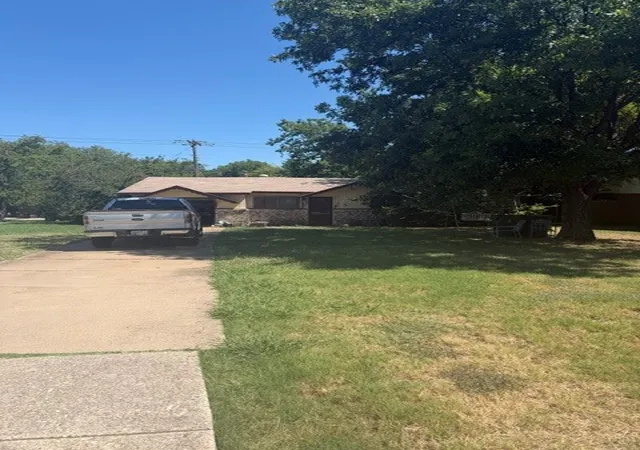 Photo 1 of Single family home for sale at 2701 Plaza St, Arlington, TX 76010 | MLS# 21344882 | Listing updated on 2026-08-17