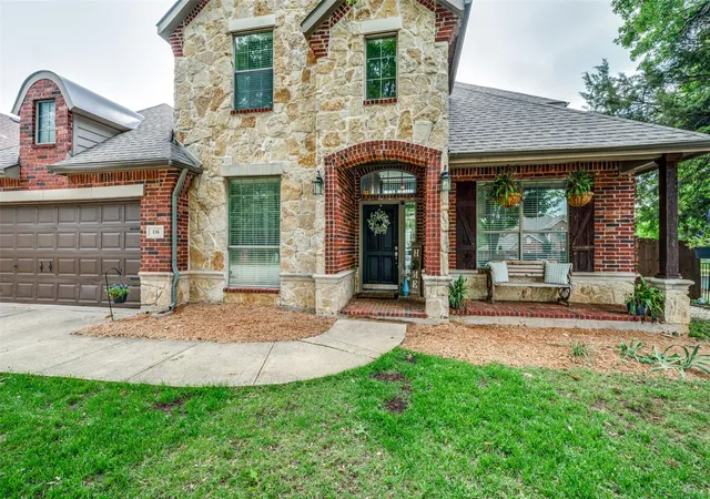Photo 3 of Sale Pending at 116 Lakehill Ct, Lake Dallas, TX 75065 | MLS# 21344727 | Listing updated on 2026-09-28
