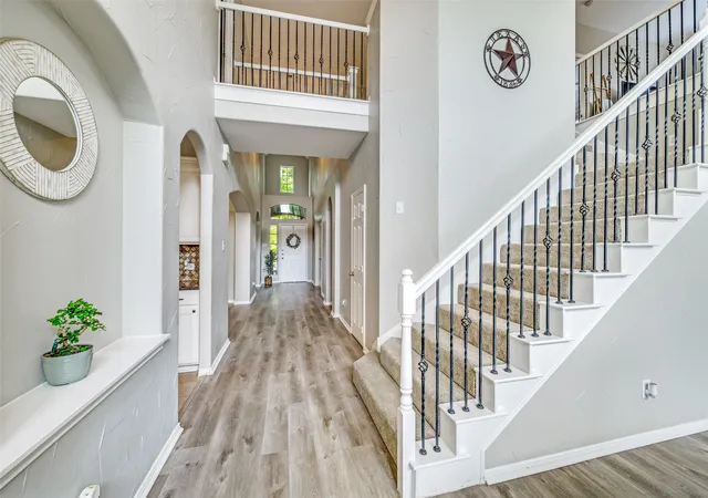 Photo 3 of Sale Pending at 116 Lakehill Ct, Lake Dallas, TX 75065 | MLS# 21344727 | Listing updated on 2026-09-28