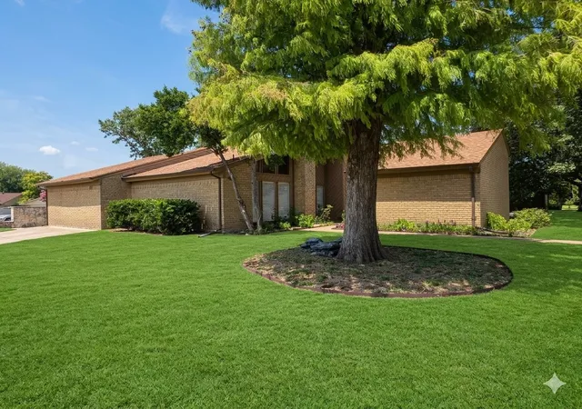 Photo 2 of Single family home for sale at 936 E Berkeley Dr, Richardson, TX 75081 | MLS# 21338883 | Listing updated on 2026-08-19