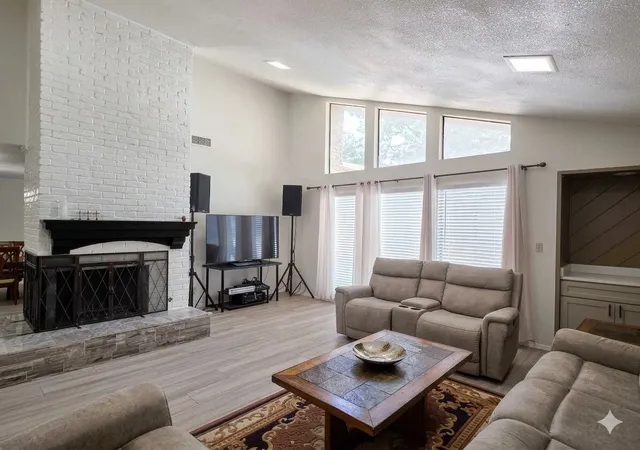 Photo 3 of Single family home for sale at 936 E Berkeley Dr, Richardson, TX 75081 | MLS# 21338883 | Listing updated on 2026-08-19
