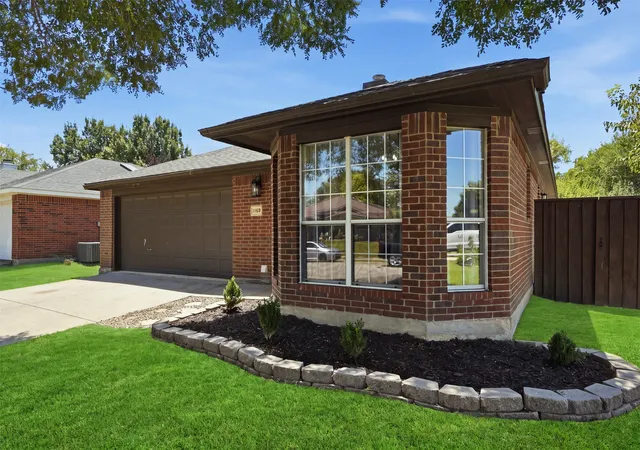 Photo 2 of Single family home for sale at 1152 Lake Bluff Dr, Little Elm, TX 75068 | MLS# 21344938 | Listing updated on 2026-10-03