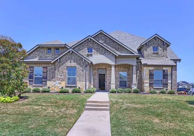 Photo 1 of Single family home for sale at 123 White Oak Ln, Red Oak, TX 75154 | MLS# 21330881 | Listing updated on 2026-09-29