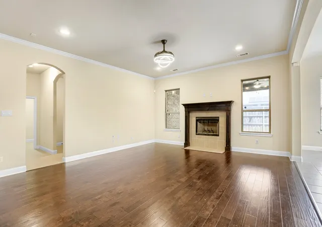 Photo 4 of Single family home for sale at 123 White Oak Ln, Red Oak, TX 75154 | MLS# 21330881 | Listing updated on 2026-09-29