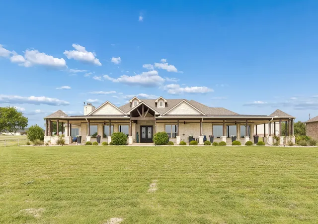 1st image of 2009 Lakeshore Dr, Cleburne, TX 76033 | MLS# 21244854