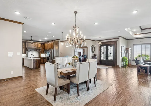 5th image of 2009 Lakeshore Dr, Cleburne, TX 76033 | MLS# 21244854