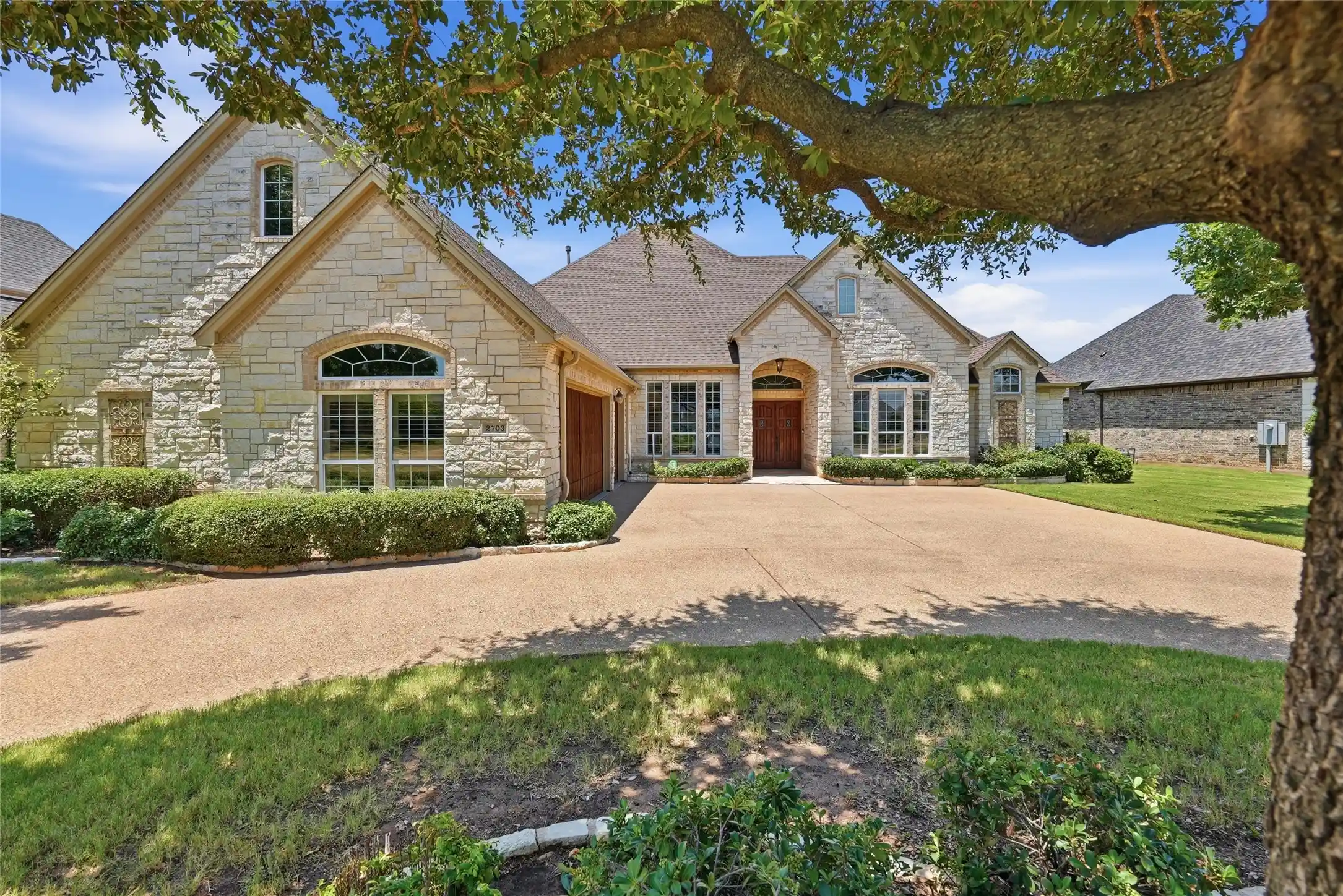 Photo 1 of Single family home for sale at 2703 Waters Edge Dr, Granbury, TX 76048 | MLS# 21345118 | Listing updated on 2026-10-30