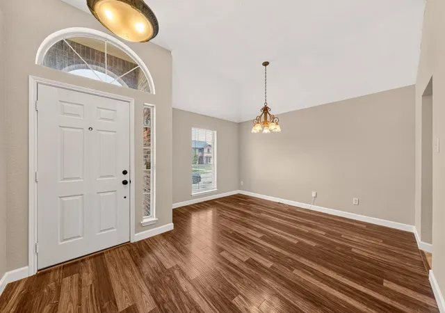 Photo 2 of Sale Pending at 412 Sugar Mill Rd, Cedar Hill, TX 75104 | MLS# 21341892 | Listing updated on 2026-10-05