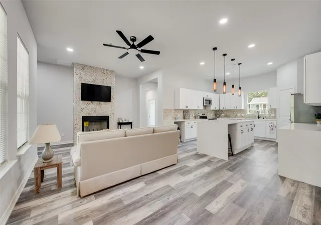 2nd image of 4212 Balch Dr, Dallas, TX 75216 | MLS# 21343096