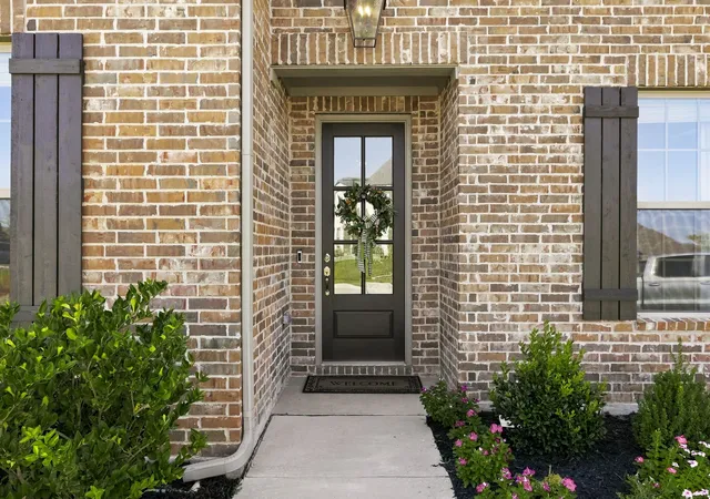 Photo 2 of Single family home for sale at 601 Bonnie Rose Ln, Van Alstyne, TX 75495 | MLS# 21345170 | Listing updated on 2026-08-08