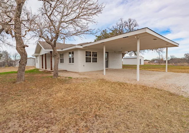 Photo 3 of Single family home for sale at 3041 Old Bunger Rd S, Graham, TX 76450 | MLS# 21344717 | Listing updated on 2026-08-13