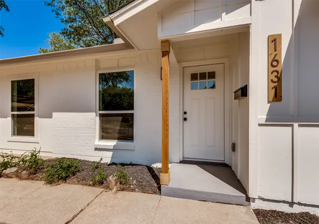 Photo 3 of Sale Pending at 1631 Western Park Ct, Dallas, TX 75211 | MLS# 21345183 | Listing updated on 2026-08-16