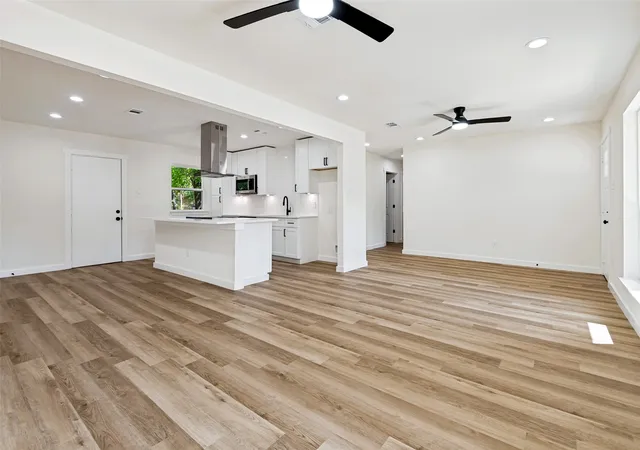 Photo 3 of Sale Pending at 1631 Western Park Ct, Dallas, TX 75211 | MLS# 21345183 | Listing updated on 2026-08-16