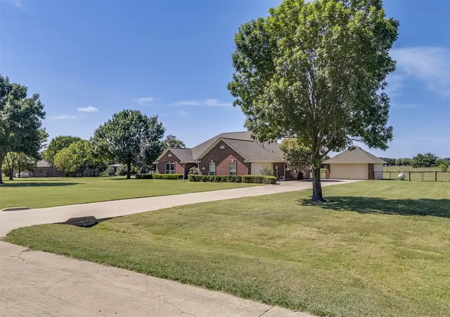 Photo 2 of Single family home for sale at 8051 Mavis Ave, Waxahachie, TX 75167 | MLS# 21345193 | Listing updated on 2026-08-20