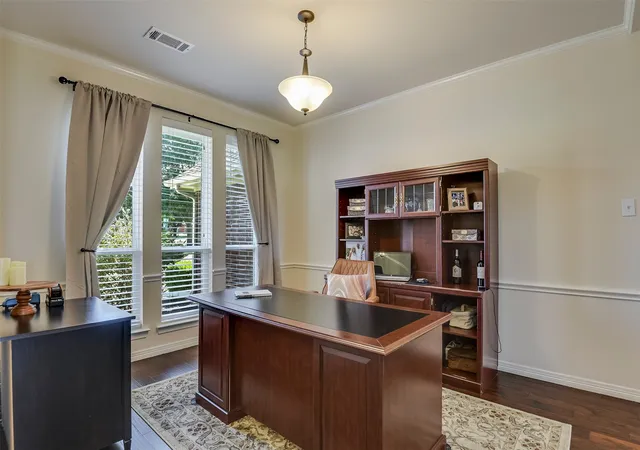 Photo 4 of Single family home for sale at 8051 Mavis Ave, Waxahachie, TX 75167 | MLS# 21345193 | Listing updated on 2026-08-20