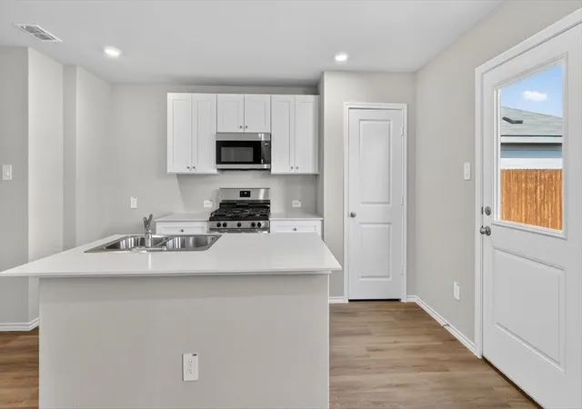 3rd image of 5516 Flannel Ln, Krum, TX 76249 | MLS# 21344676