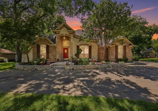 Photo 1 of Single family home for sale at 8904 Woodlawn Dr, Granbury, TX 76049 | MLS# 21345341 | Listing updated on 2026-09-03