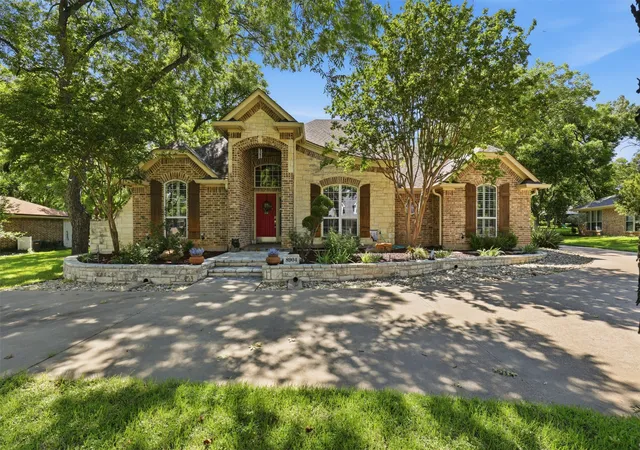 Photo 2 of Single family home for sale at 8904 Woodlawn Dr, Granbury, TX 76049 | MLS# 21345341 | Listing updated on 2026-09-03