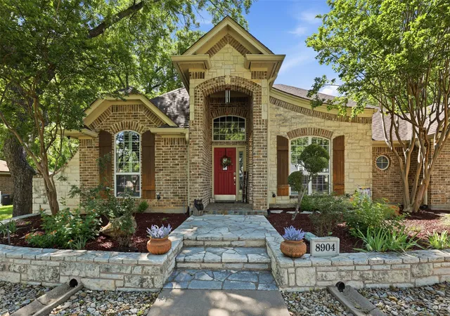 Photo 3 of Single family home for sale at 8904 Woodlawn Dr, Granbury, TX 76049 | MLS# 21345341 | Listing updated on 2026-09-03