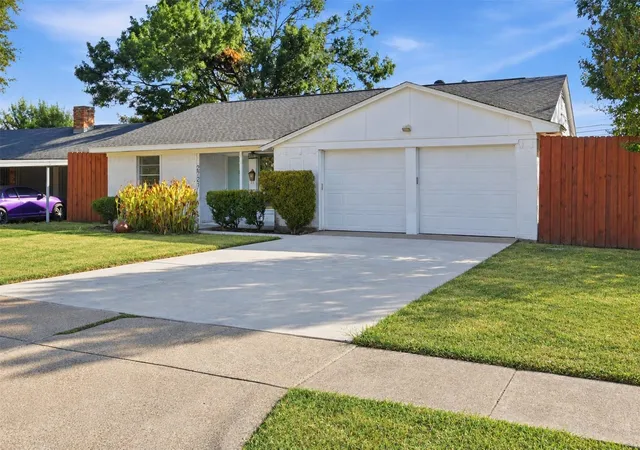 Photo 3 of Single family home for sale at 2721 Westview Dr, Mesquite, TX 75150 | MLS# 21345375 | Listing updated on 2026-10-06
