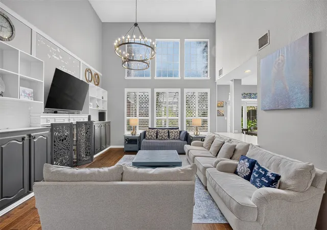 Photo 3 of Single family home for sale at 12000 Covington Ln, Frisco, TX 75035 | MLS# 21344157 | Listing updated on 2026-10-07