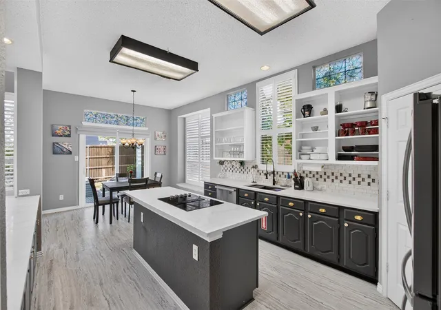Photo 4 of Single family home for sale at 12000 Covington Ln, Frisco, TX 75035 | MLS# 21344157 | Listing updated on 2026-10-07