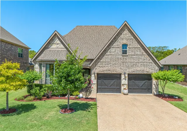 Photo 3 of Single family home for sale at 1557 Trowbridge Cir, Rockwall, TX 75032 | MLS# 21344100 | Listing updated on 2026-10-07