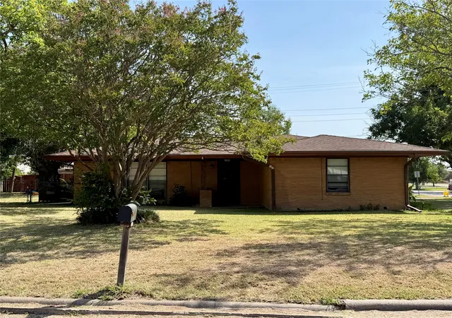 1st image of 1599 Anthony St, Kaufman, TX 75142 | MLS# 21341447
