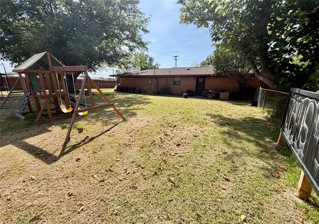 31st image of 1599 Anthony St, Kaufman, TX 75142 | MLS# 21341447