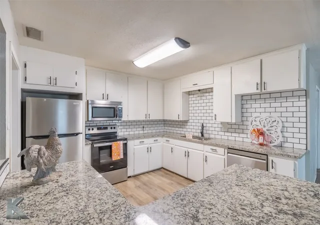 Photo 1 of Single family home for sale at 802 S Bowie Dr, Abilene, TX 79605 | MLS# 21344995 | Listing updated on 2026-08-06