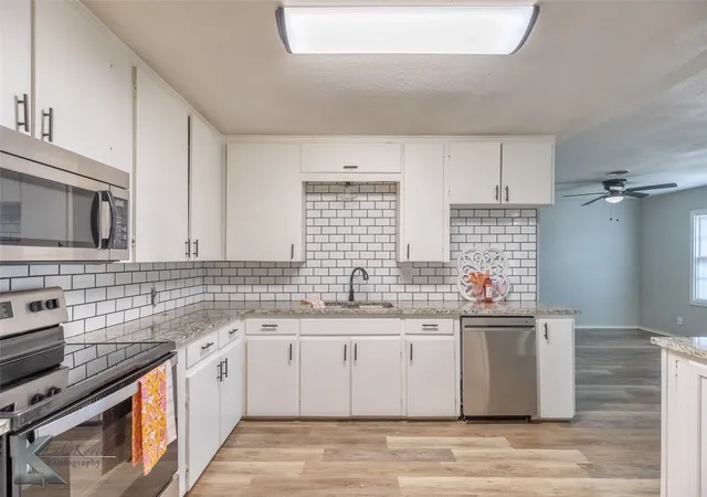 Photo 3 of Single family home for sale at 802 S Bowie Dr, Abilene, TX 79605 | MLS# 21344995 | Listing updated on 2026-08-06