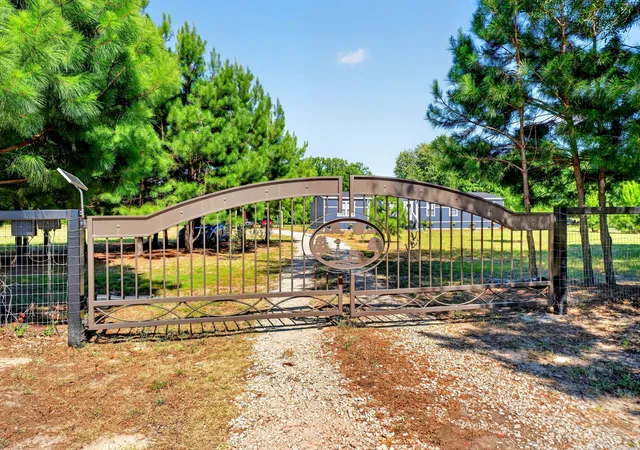 2nd image of 890 Fm 275, Emory, TX 75440 | MLS# 21344391