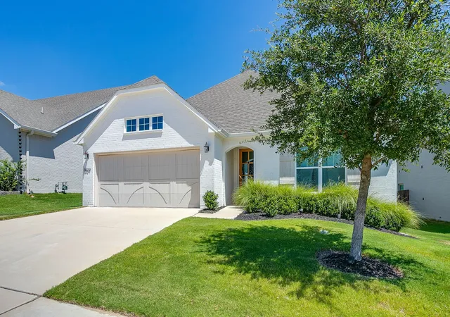 Photo 3 of Single family home for sale at 1009 Brown Valley Trl, Weatherford, TX 76087 | MLS# 21342758 | Listing updated on 2026-08-06