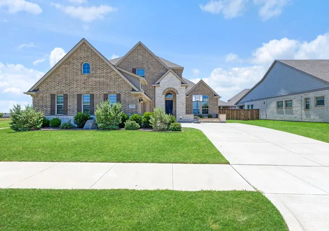 Photo 1 of Single family home for sale at 3204 Julian St, Mansfield, TX 76063 | MLS# 21345467 | Listing updated on 2026-09-28