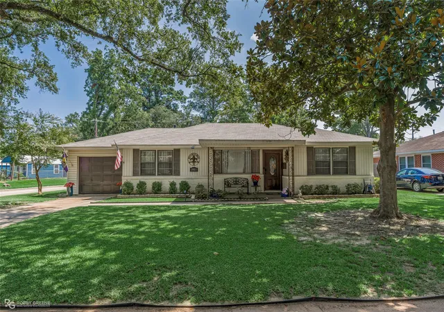 Photo 1 of Single family home for sale at 1903 Anniston Ave, Shreveport, LA 71105 | MLS# 21345468 | Listing updated on 2026-08-04