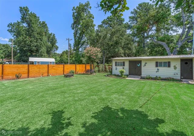 Photo 4 of Single family home for sale at 1903 Anniston Ave, Shreveport, LA 71105 | MLS# 21345468 | Listing updated on 2026-08-04