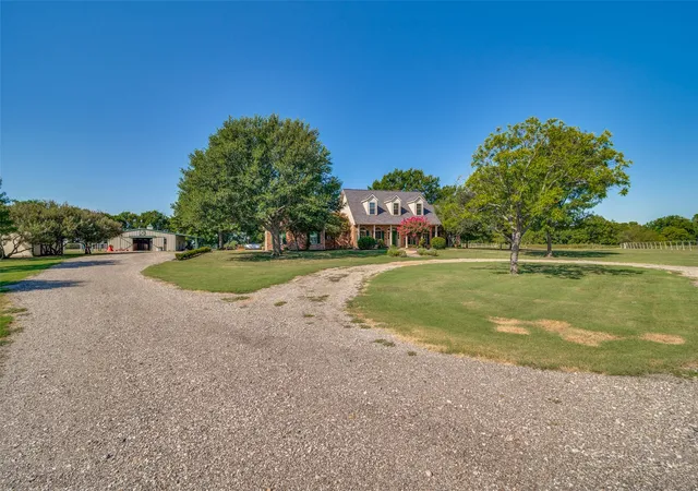Photo 2 of Single family home for sale at 2412 Coyote Run Rd, Rockwall, TX 75087 | MLS# 21340202 | Listing updated on 2026-08-22