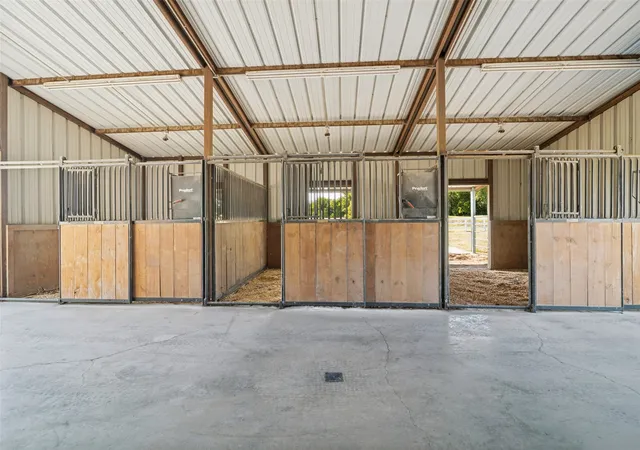 Photo 3 of Single family home for sale at 2412 Coyote Run Rd, Rockwall, TX 75087 | MLS# 21340202 | Listing updated on 2026-08-22