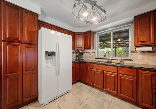 Photo 2 of Single family home for sale at 2508 Mardell Dr, Arlington, TX 76016 | MLS# 21345448 | Listing updated on 2026-08-04