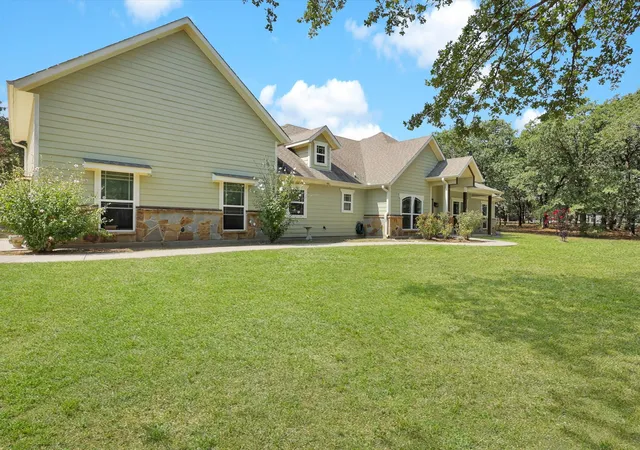 Photo 3 of Single family home for sale at 1255 Greg St, Azle, TX 76020 | MLS# 21343166 | Listing updated on 2026-08-17
