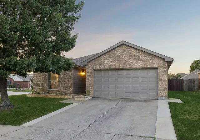Photo 3 of Sale Pending at 8601 King Ranch Dr, Cross Roads, TX 76227 | MLS# 21345009 | Listing updated on 2026-08-21