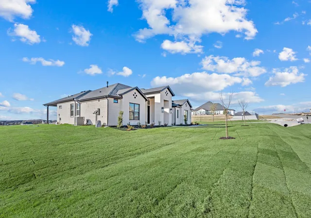 Photo 2 of Sale Pending at 412 Caprock Ln, Azle, TX 76020 | MLS# 21345551 | Listing updated on 2026-09-01